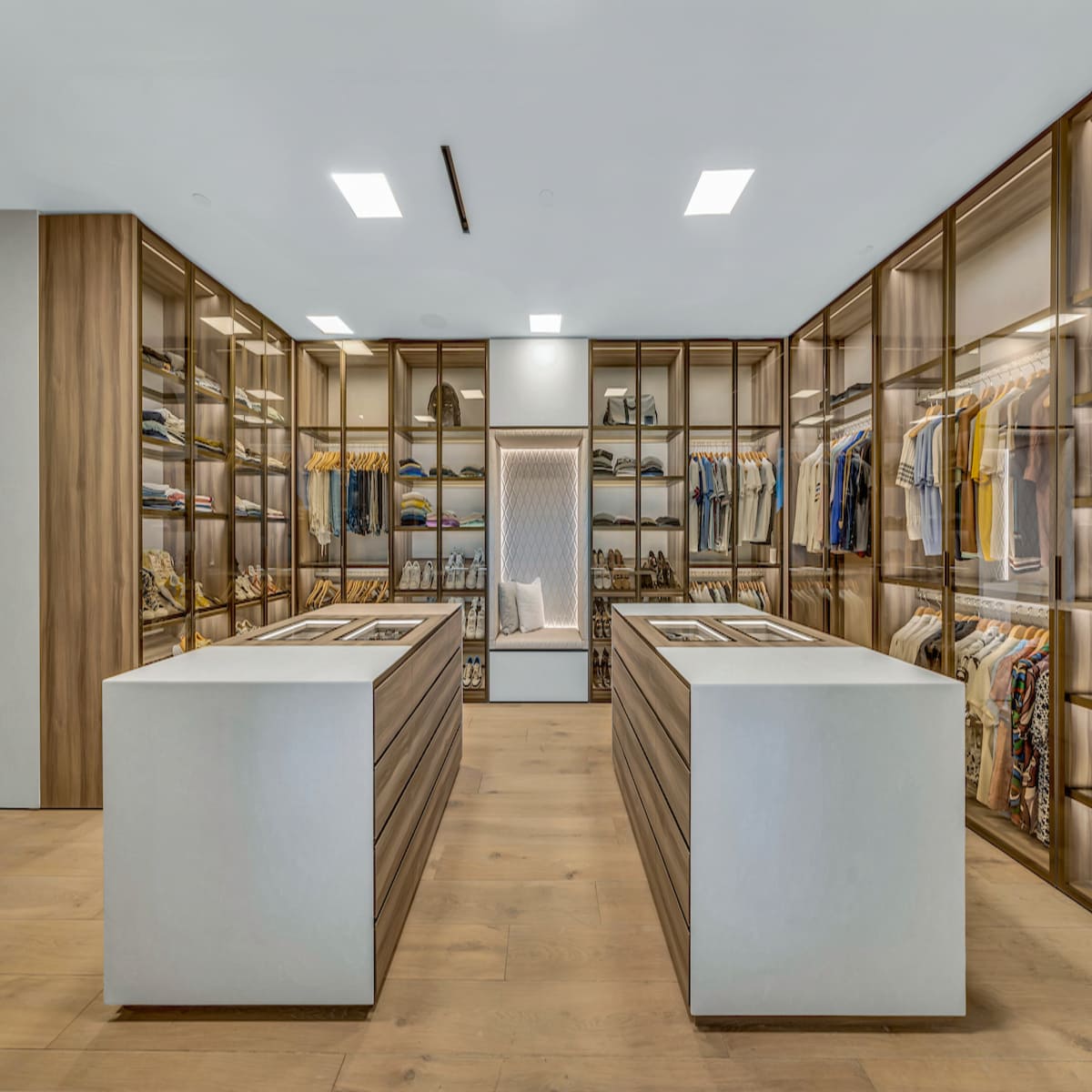 closet design for reducing clutter reduces stress