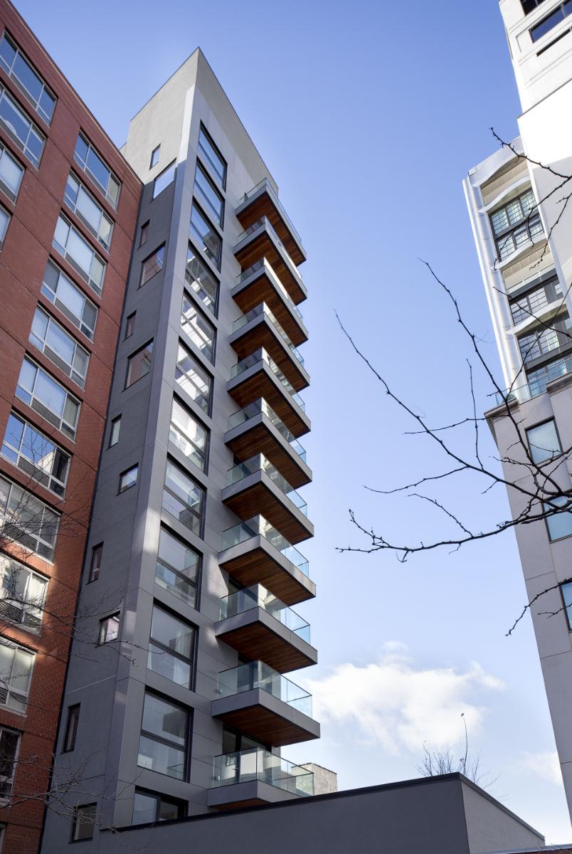chelsea waterside nyc building back from courtyard