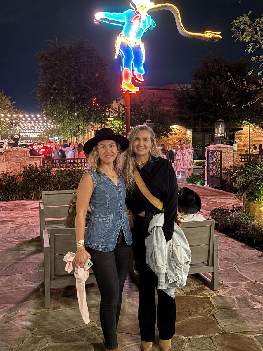 andrea villamarin eggersmann houston designer with friend