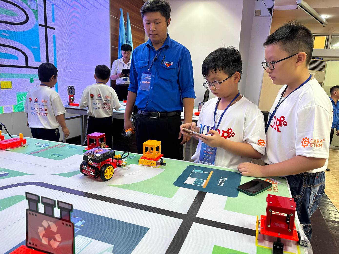 Bạn trẻ tranh suất tham dự cuộc thi MYOR quốc tế (Tiền Phong)