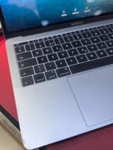 ماك بوك برو 13 بوصة موديل 2016 – Core i7 / RAM 16GB / شاشة Retina 2