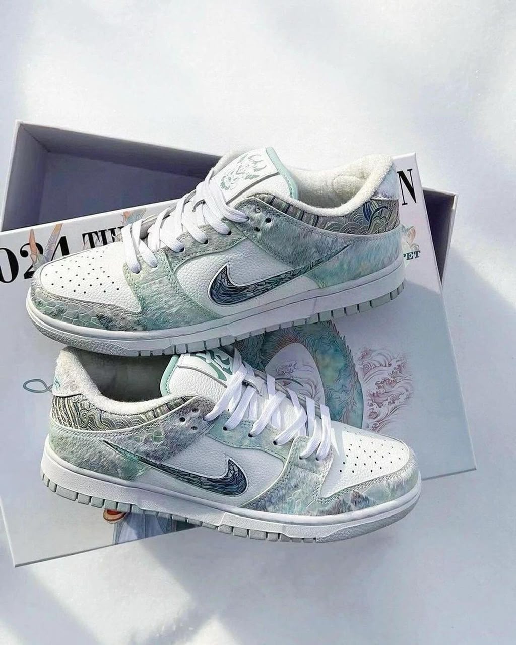 Sneakers
