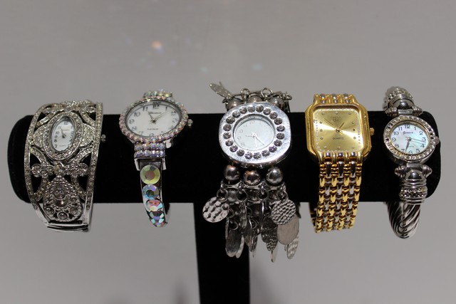 Bling By The Bundle Auction