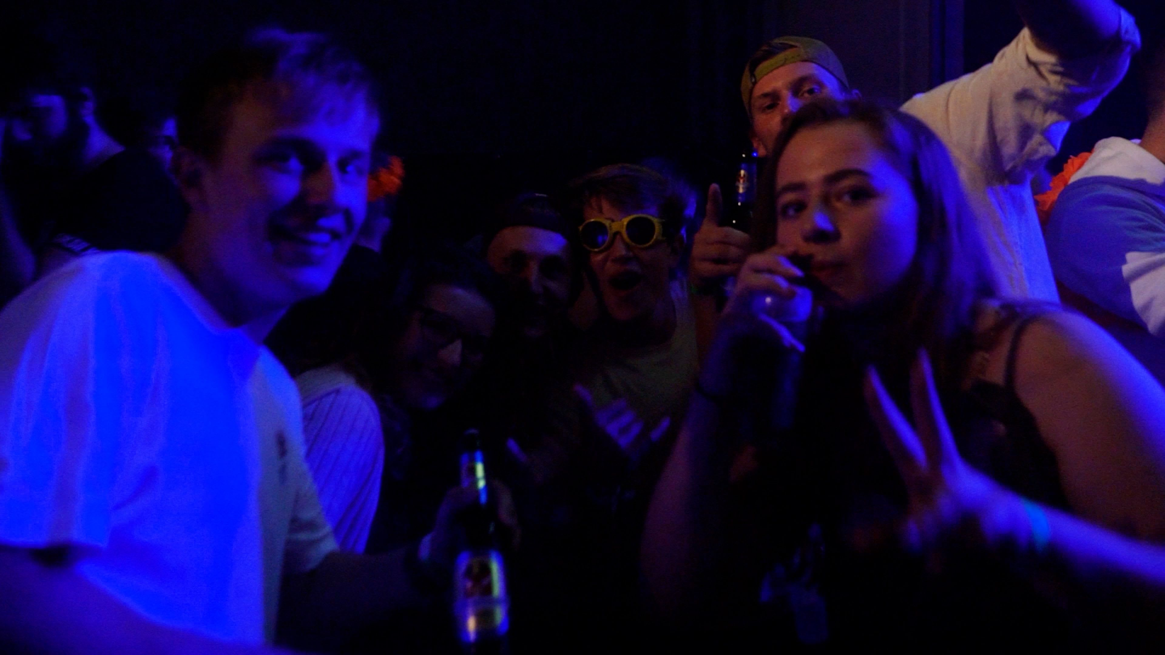 Partybild der Aftersun in Zetzwil mit feiernden Gäste