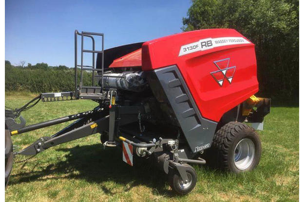 Massey Ferguson RB 3130 F fastkammer rundballepresse