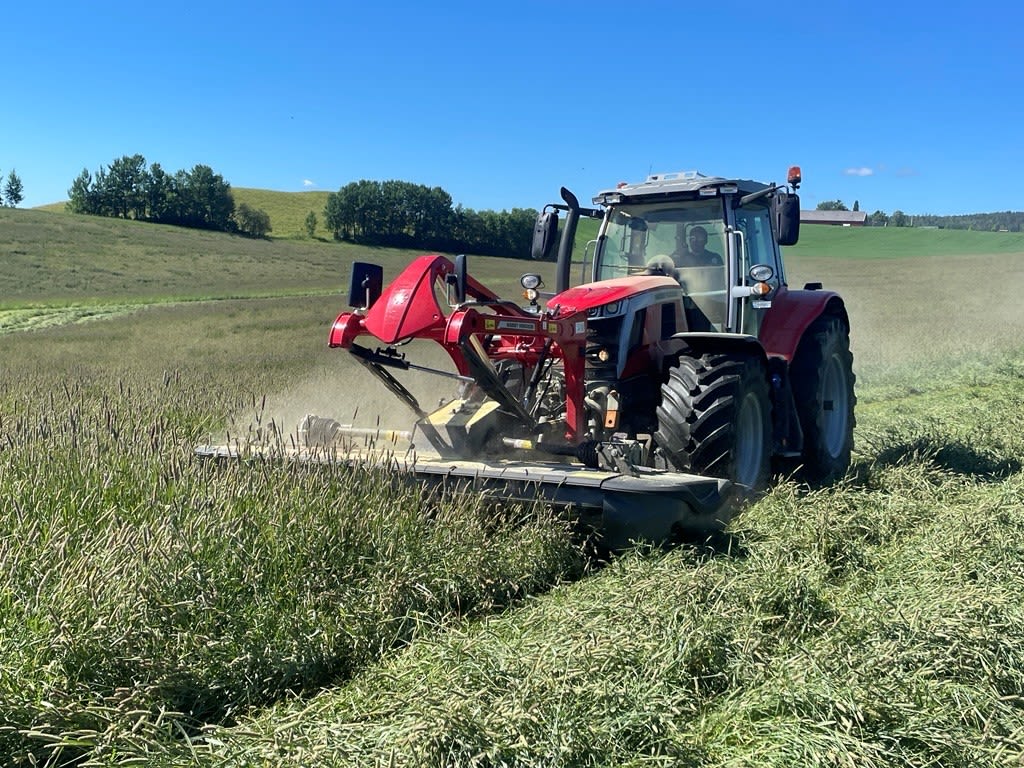 MF DM frontmonterte slåmaskiner med 3D oppheng (316,  367 FQ)