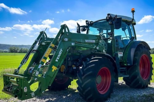 Liten traktor med massiv teknologi