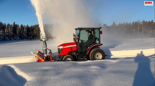 MF1740 M med fres tilpasset for idrettsanlegg