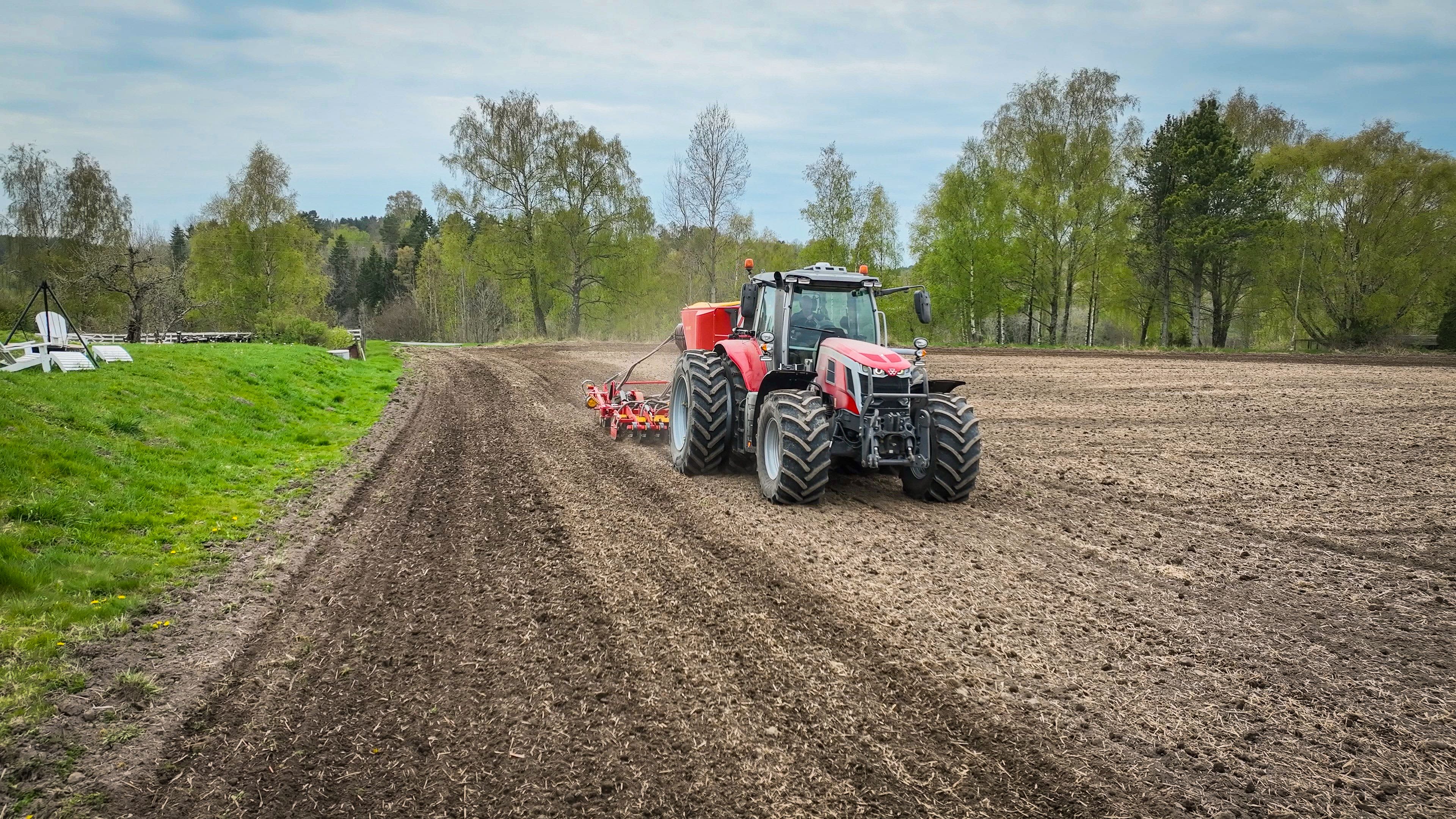 Med tvillinghjul blir MF7S en traktor med mye kraft og god bæring.
