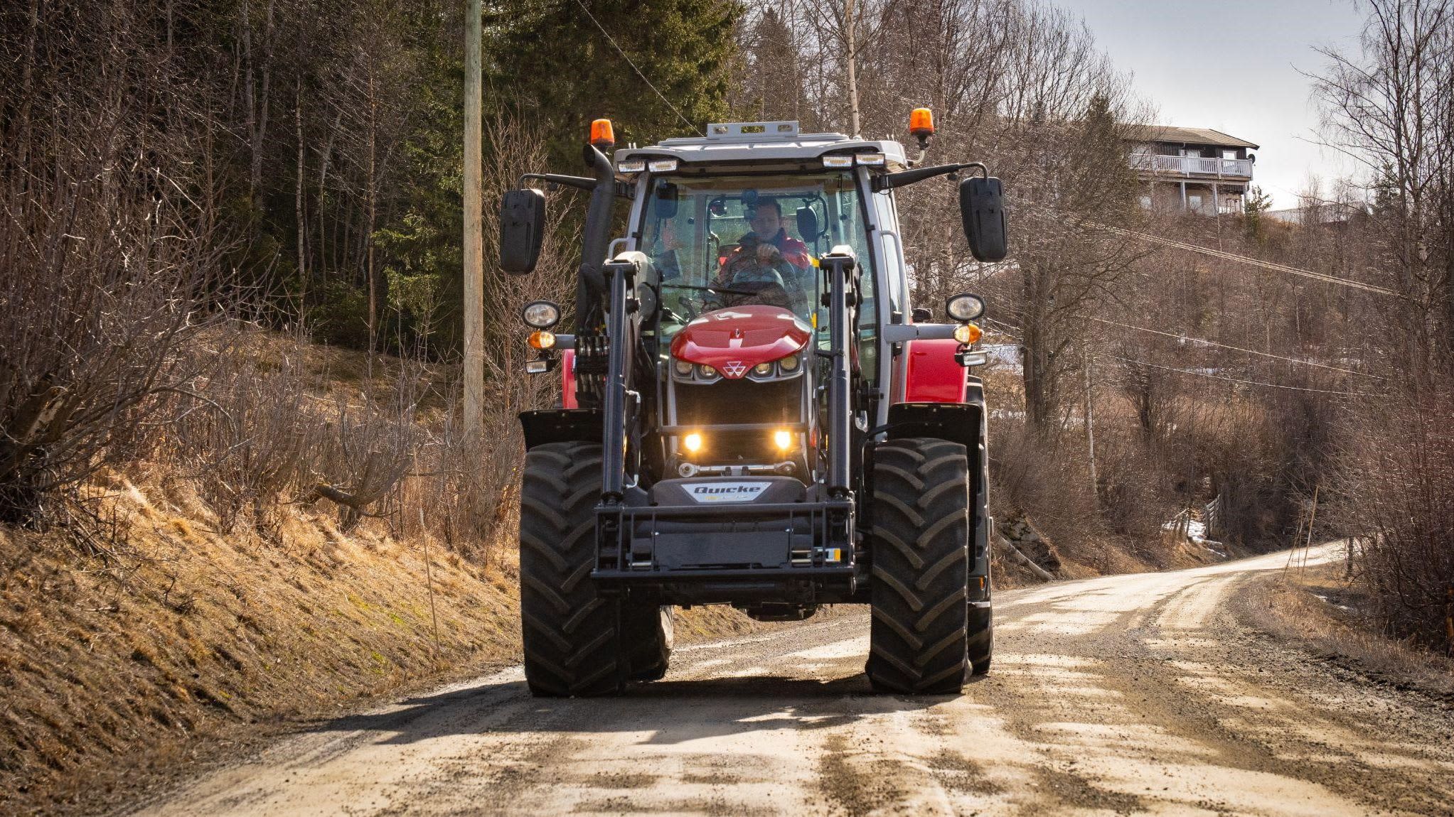 Massey Ferguson 6S og 7S ser like ut, men under panseret finner du forskjellen.