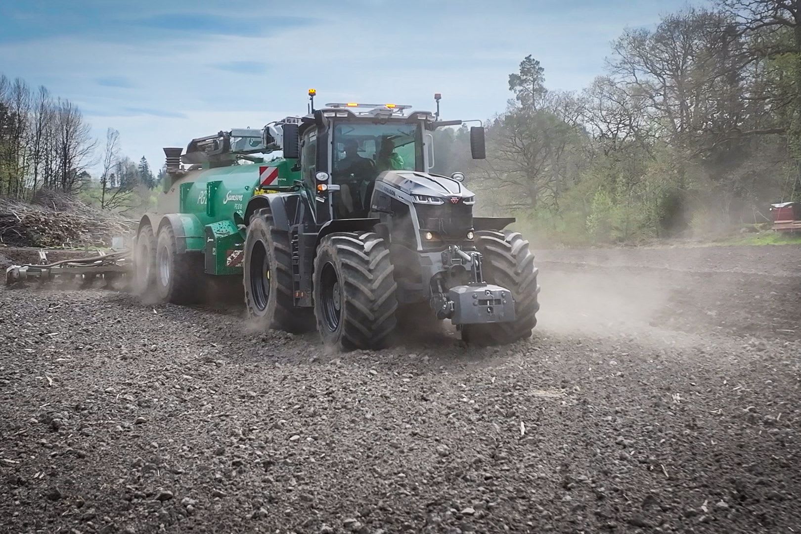 Massey Ferguson 9S: Kraft og kontroll på Kjøndal Gård