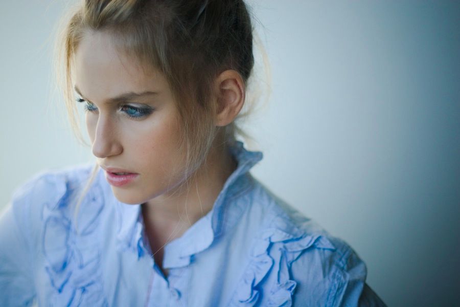 עיצוב שיער ואיפור להפקת אופנה