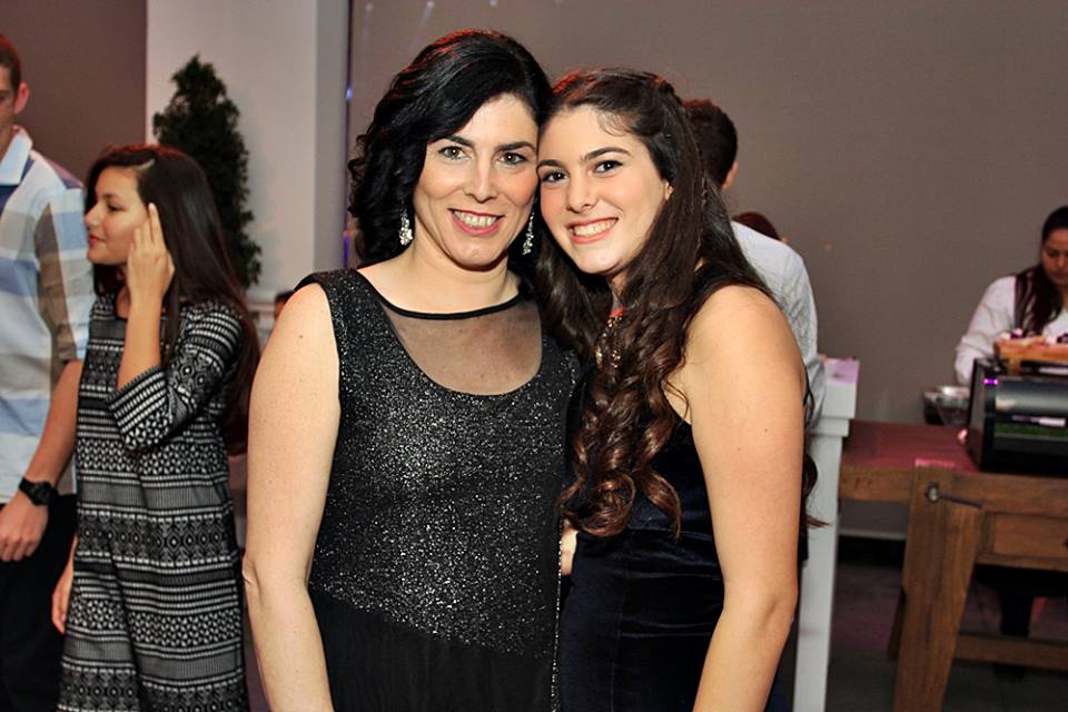 עיצוב שיער ואיפור לאמהות ומלוות | עינב בר