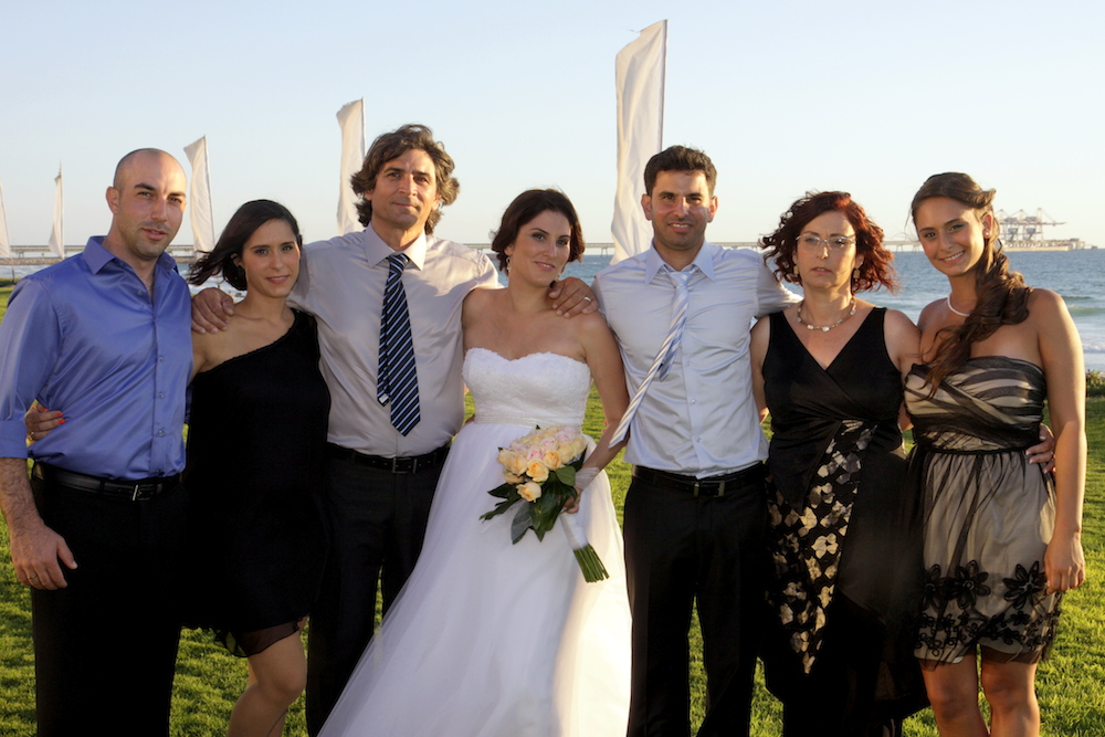 עיצוב שיער ואיפור לאמהות ומלוות | עינב בר