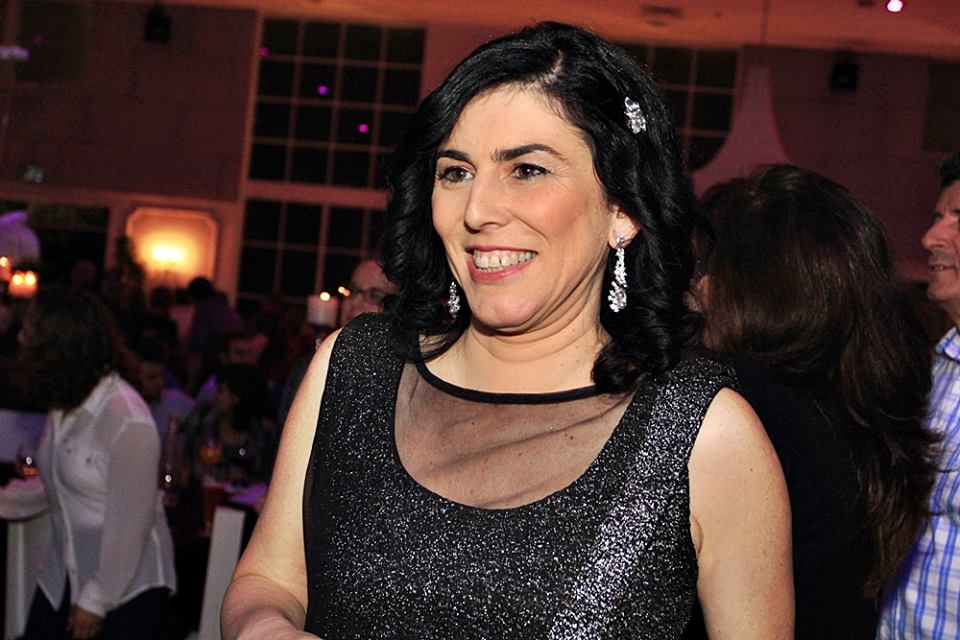 עיצוב שיער ואיפור לאמהות ומלוות | עינב בר