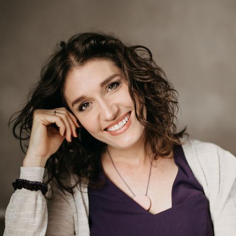 Janina Gruber Expertin für Numerologie Janina Gruber Expertin für Numerologie