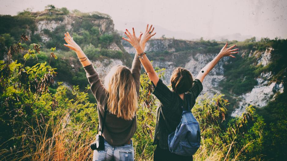 7 Felder der Selfcare Freundinnen bei gemeinsamen Ausflug
