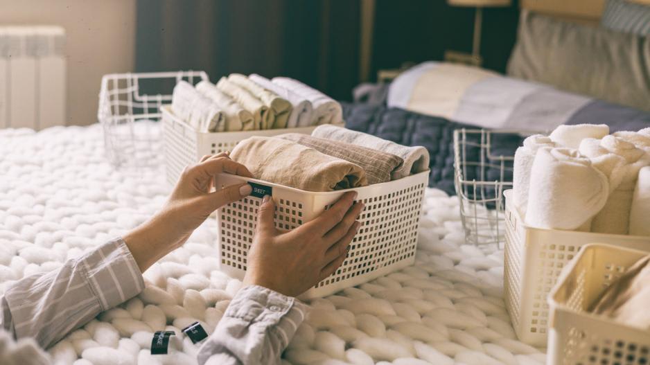 kleidung sortieren falten technik marie kondo kleidung sortieren und falten technik marie kondo