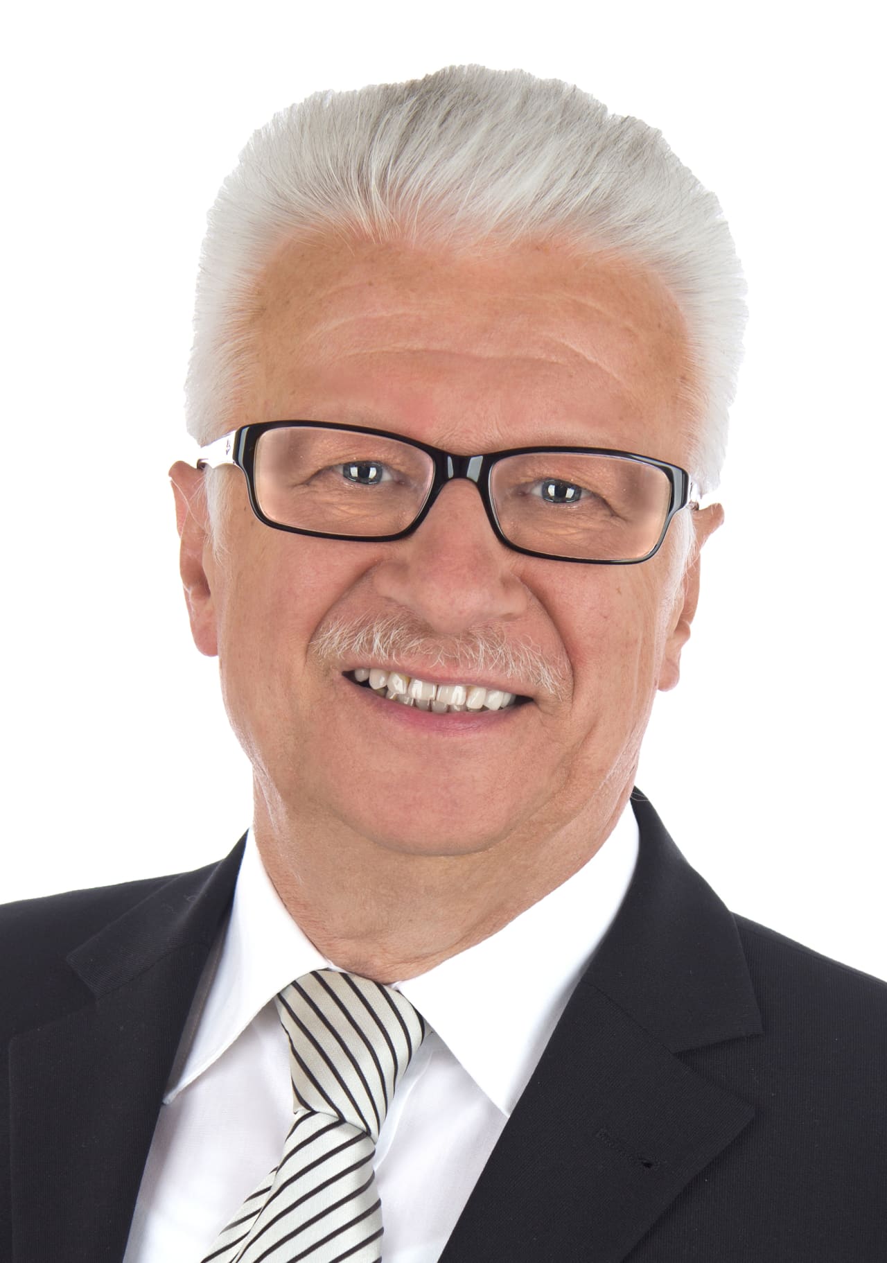 Peter Frank ist gelernter Bankkaufmann und seit 1984 in der Immobilienbranche tätig.