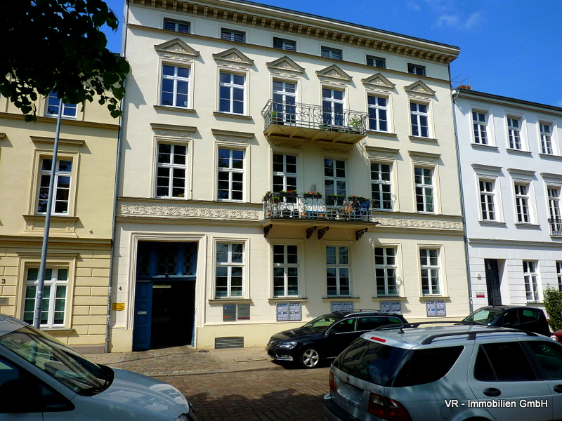 Bürogebäude in der Alexandrinenstraße
Im Erdgeschoss befindet sich unser Büro.