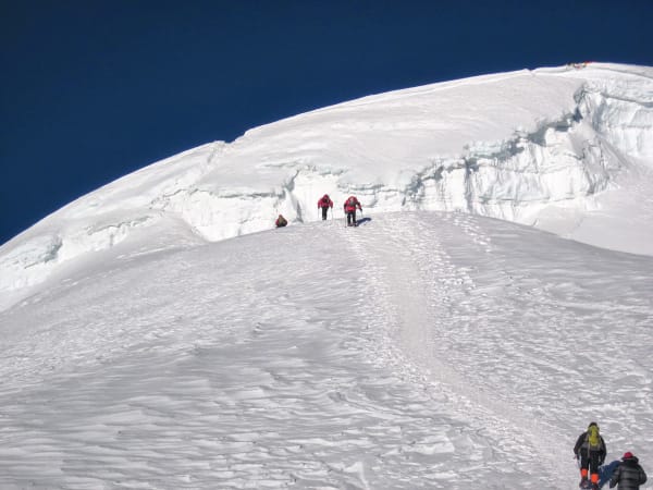 Mera Peak vs Island Peak: Which Trekking Peak Should You Climb?