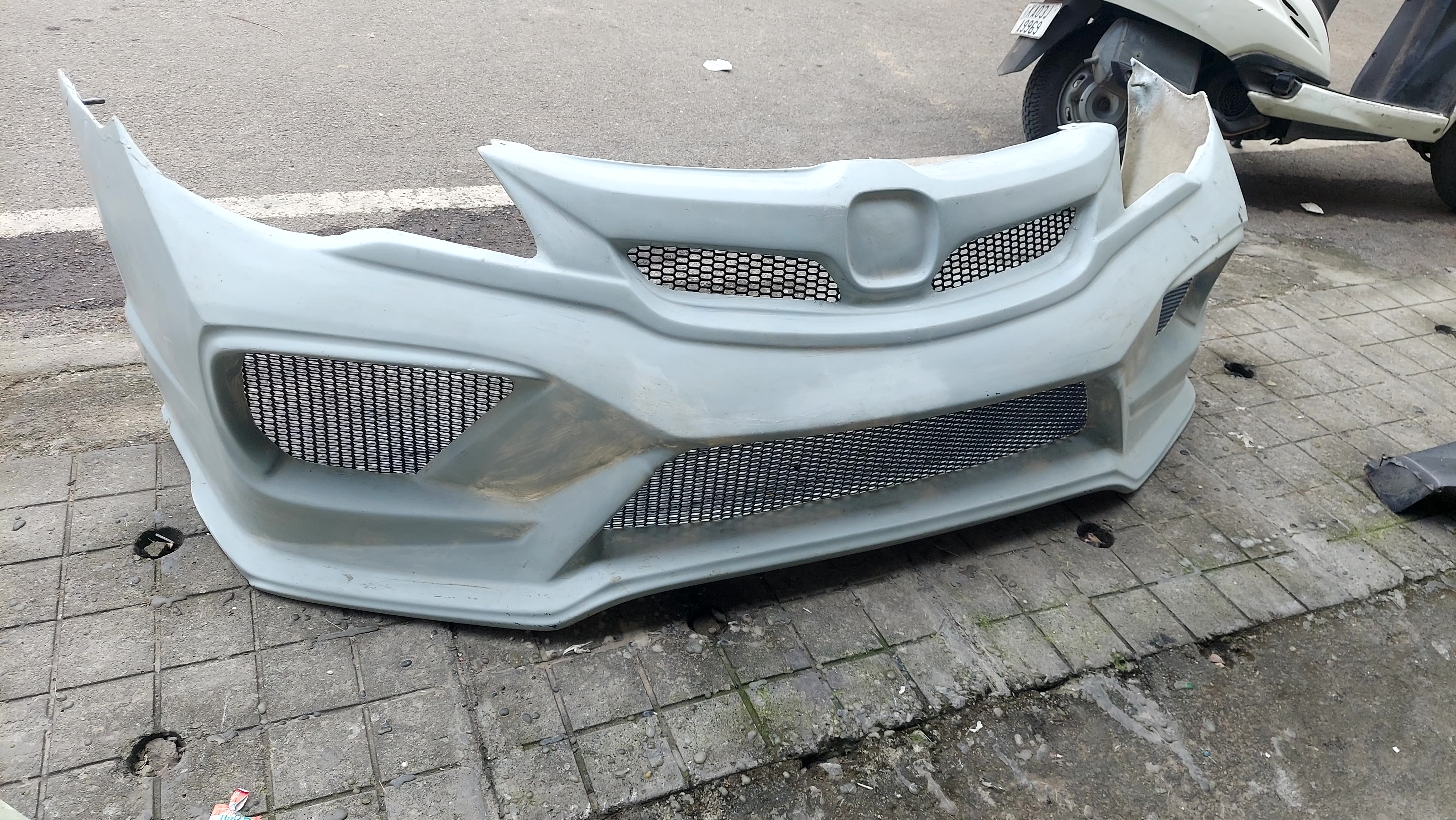 Image of the Honda Civic Fiber Front Bumper
