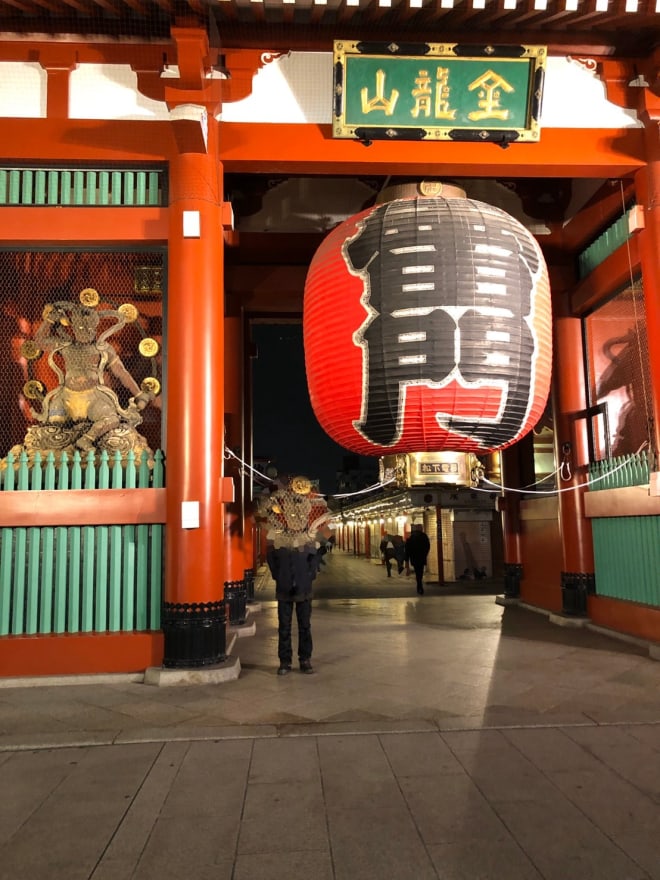 浅草寺がライトアップされている夜のお参りは混雑がなくておすすめ ハナシのネタとメシのタネ