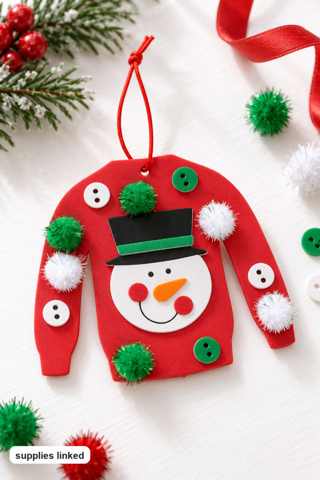 Red & Green Ugly Sweater Christmas Ornament Craft Kit | holiday DIY | craft project ideas maker-lifestyle pin