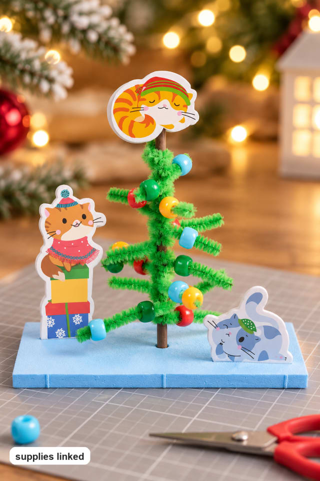 3D Scene Cat in a Christmas Tree Foam Craft Kit | holiday craft ideas | DIY project guide maker-lifestyle pin