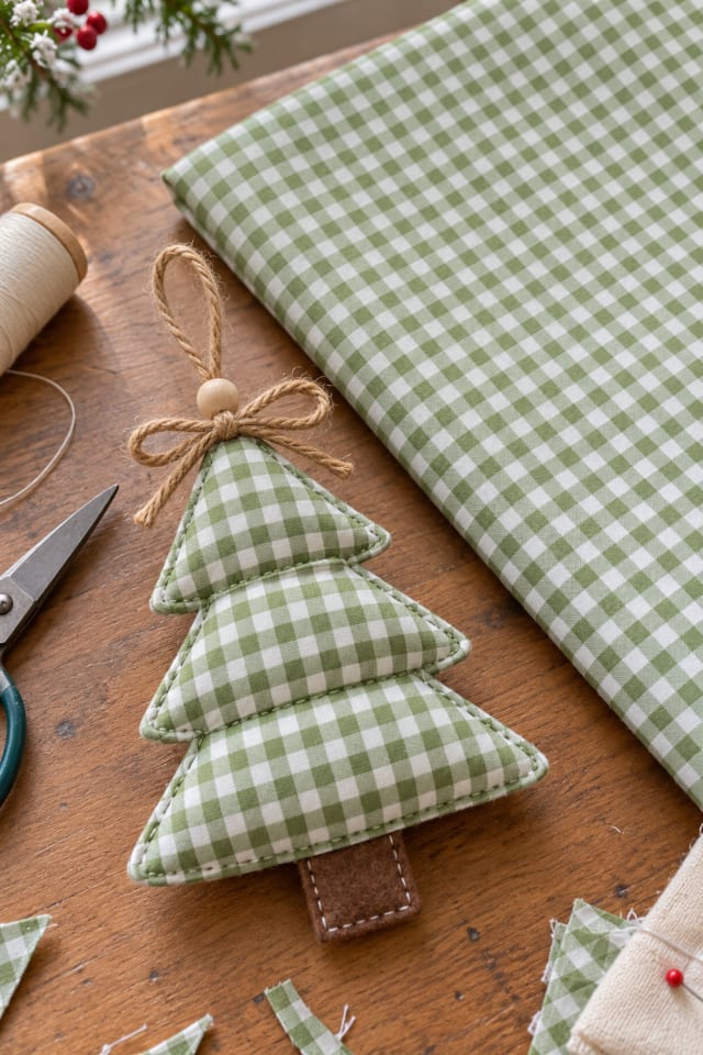 Fabric Christmas Tree Craft | Green Cotton Quilting Fabric for Winter Crafting maker-lifestyle pin