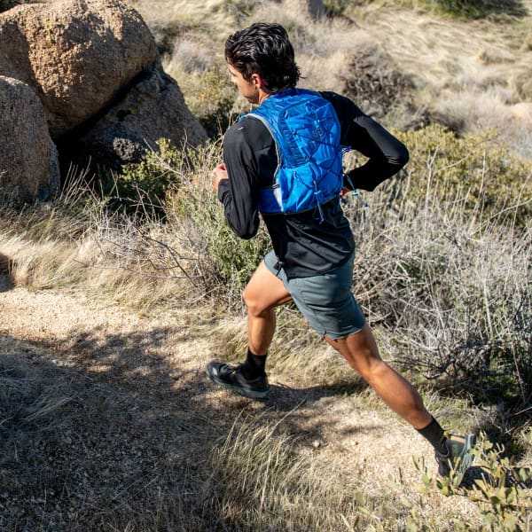 ULTIMATE DIRECTION MOUNTAIN VEST 6.0 ONYX - Trail running bag