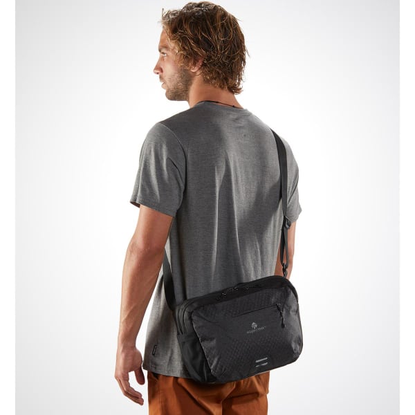 EAGLE CREEK WAYFINDER CROSSBODY BLACK 19