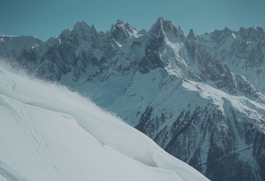 Background Leo Slemett
