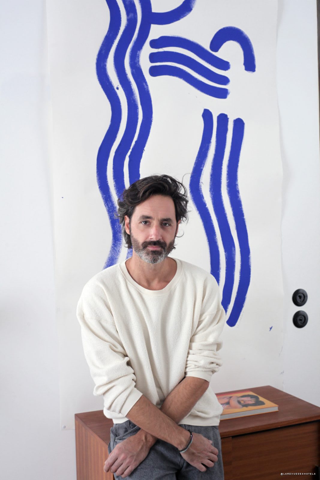 L'artiste méditerranéen Franck Lebraly, signataire des œuvres de l'Hôtel Posidonia