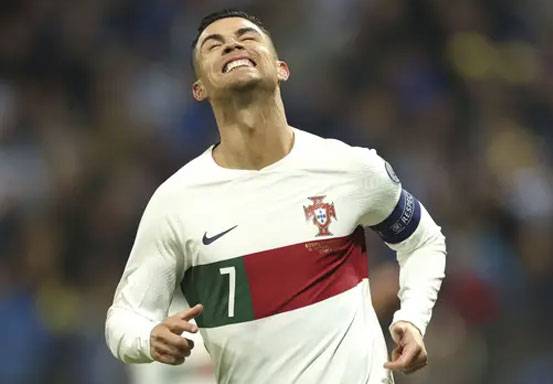 Info Main Bola Hasil Lengkap Kualifikasi Euro 2024: Cristiano Ronaldo Brace dan Portugal Pesta Gol, Belgia Vs Swedia Dihentikan karena Serangan Teroris