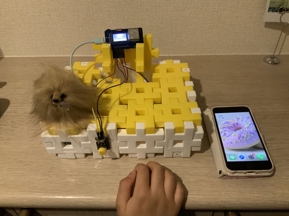 obniz】ボタンを3回押したらママに連絡(LINE)してくれて尻尾を