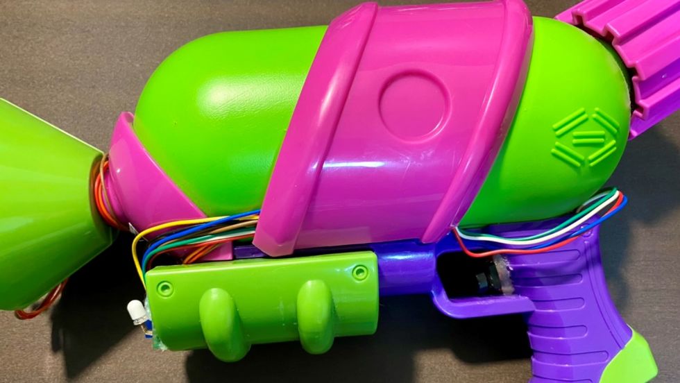 某インク銃型水鉄砲の赤外線リモコン化