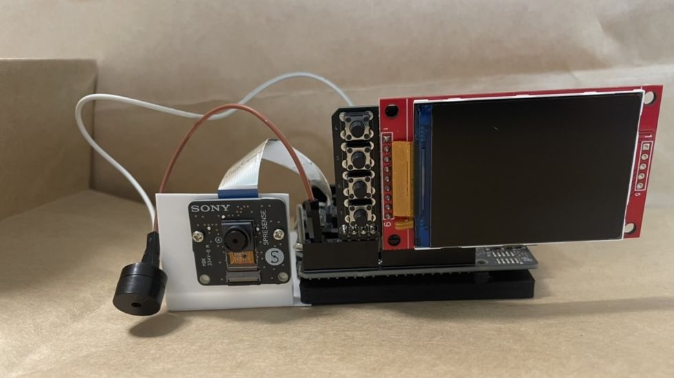 LCDとカメラをspreseneに固定し、作業監視ツールを制作する