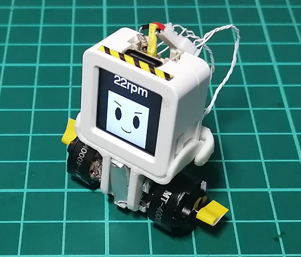 マイコンのポート出力で動くATOMくんロボ