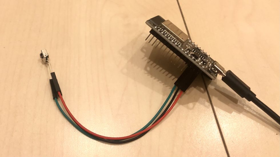 赤外線リモコンの作成（前半：リモコンからの送信信号の取得）
