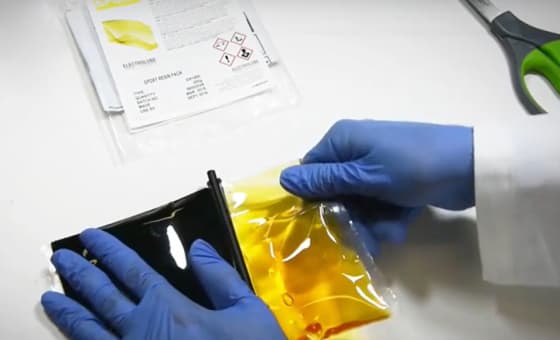 How To Mix Epoxy Resin Packs featured image