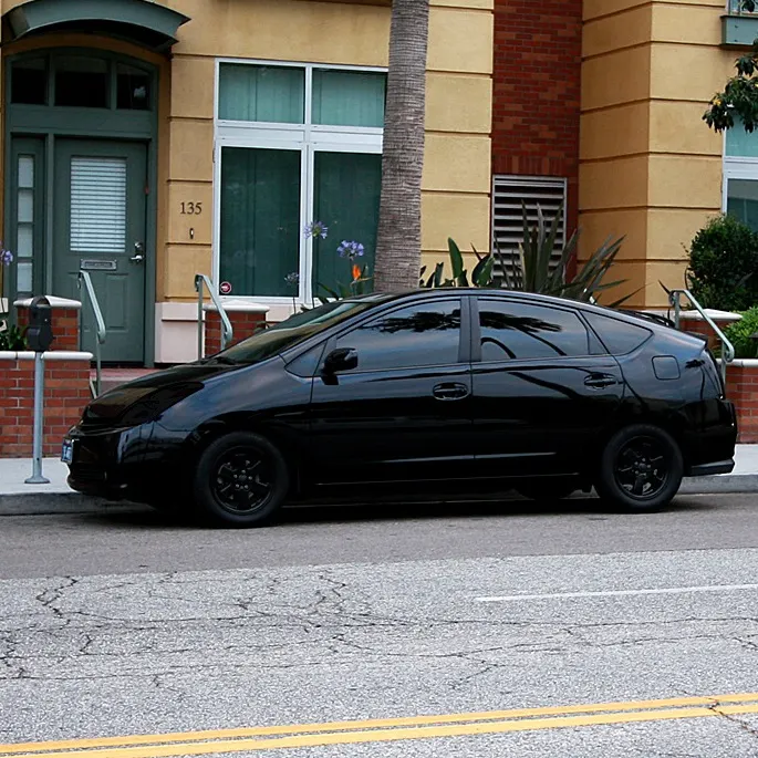 Visual Feels: All-Black Prius