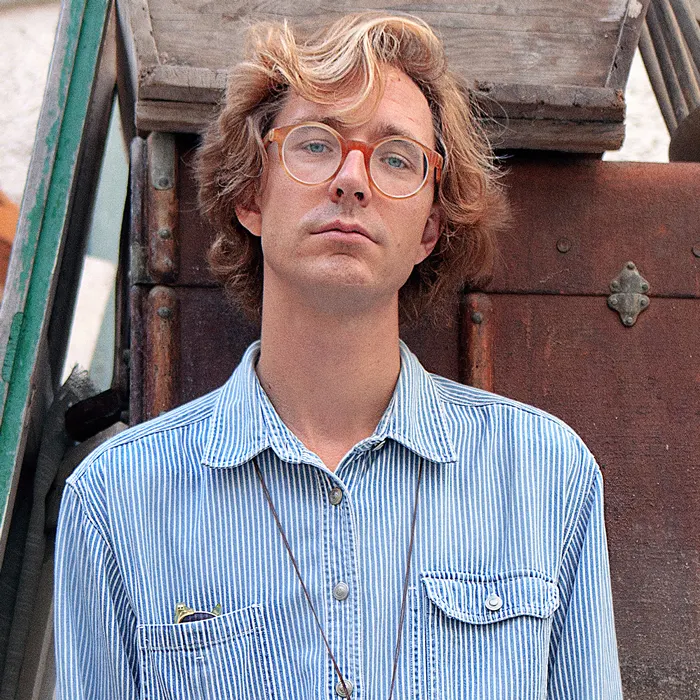 Erlend Øye— “This is the problem with electronic music: It’s fucking boring to see live.”