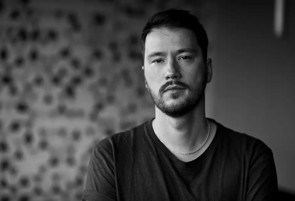 EB Video Premiere: Daniel Bortz’s “Spend the Night”