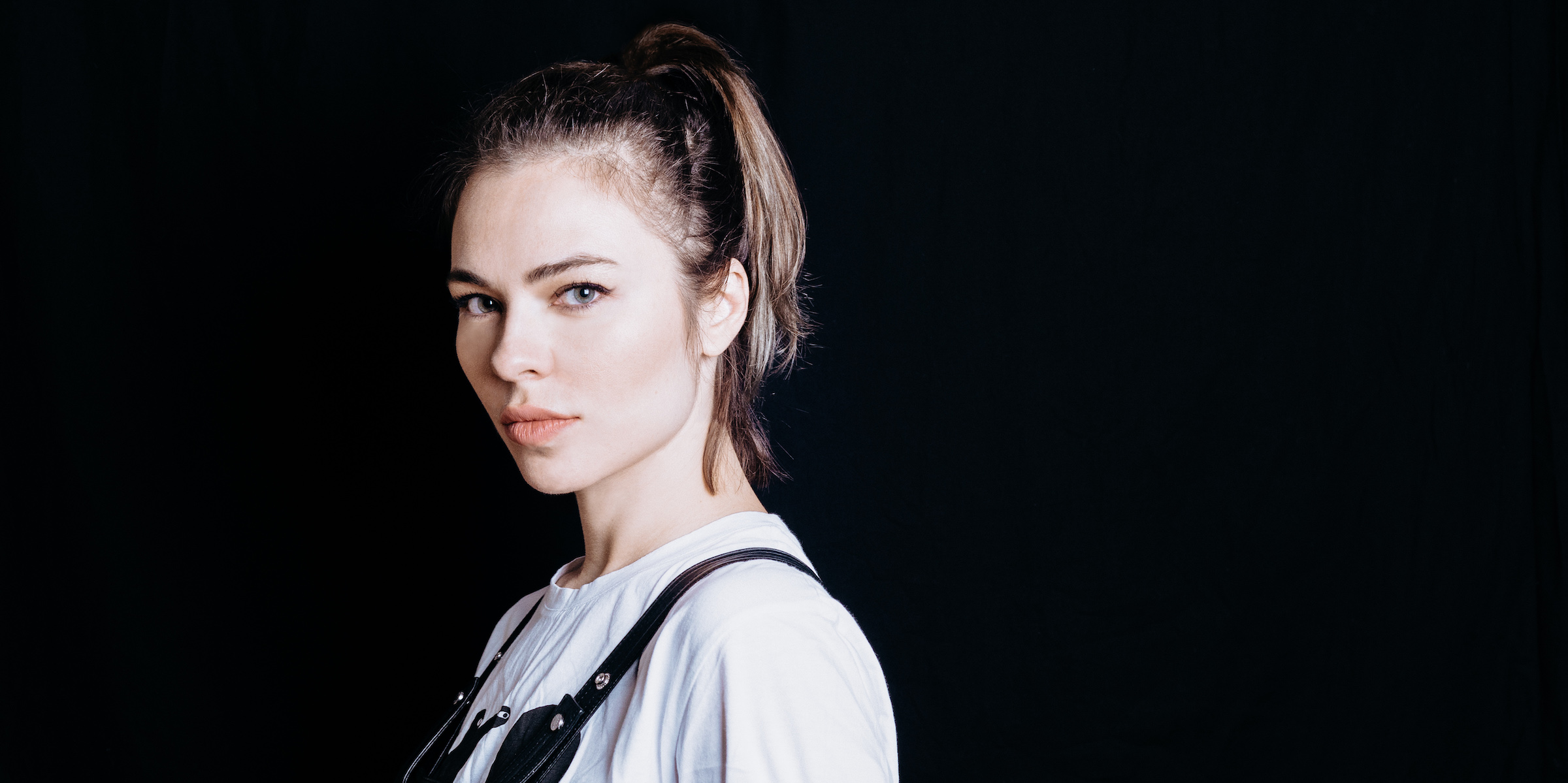 Nina-Kraviz-Camille-Blake-Press-Photo-2018