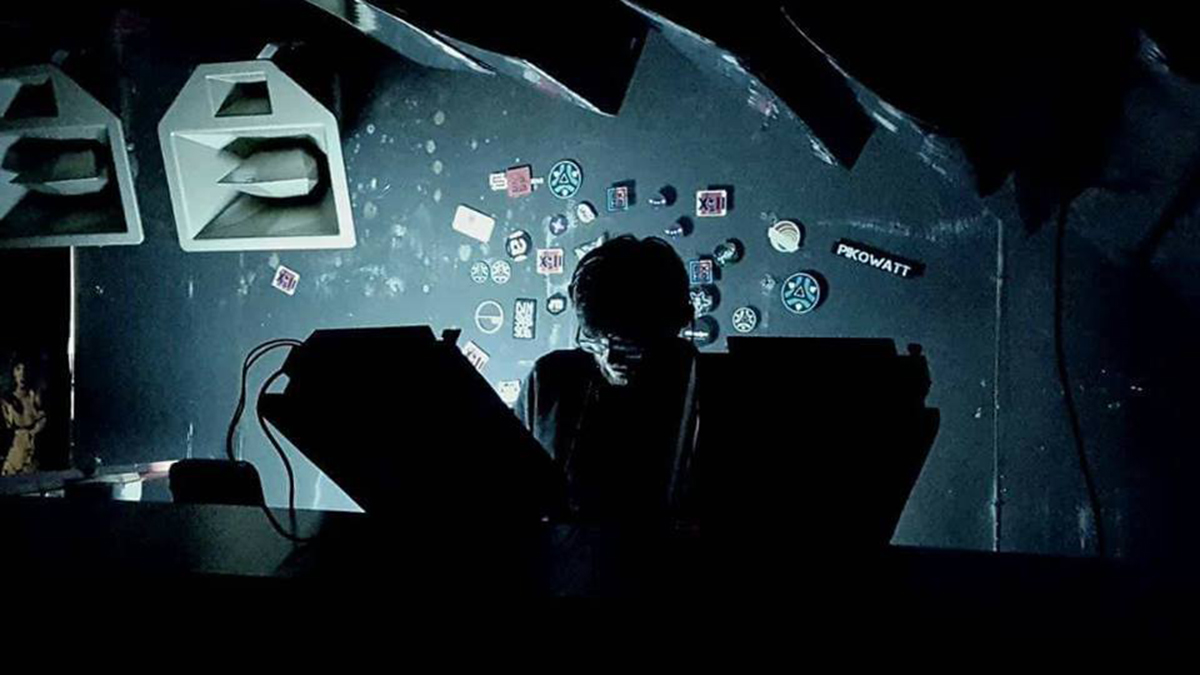 Intră în universul muzical al lui Scopter și descoperă câteva dintre producțiile proprii și piesele sale preferate