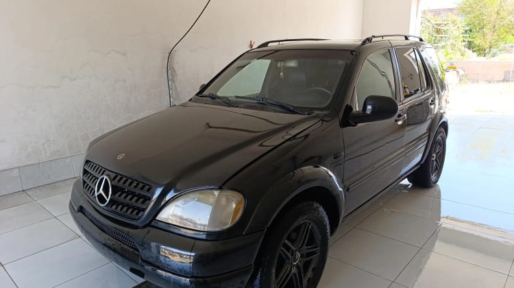 Mercedes-Benz ML 320