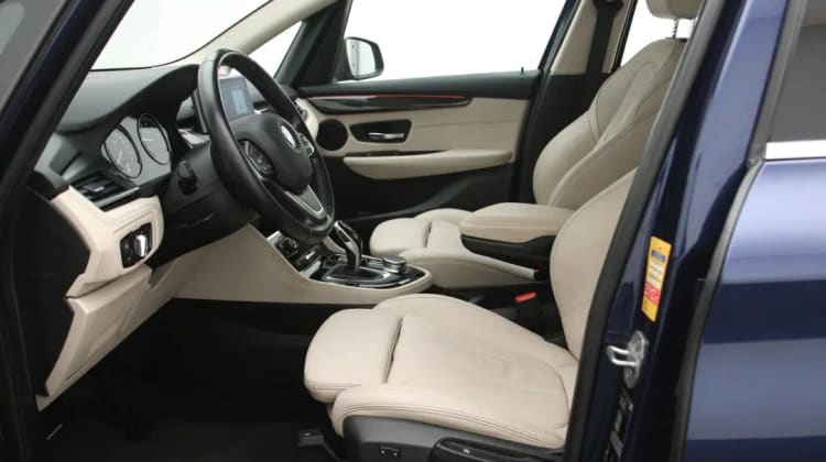 BMW 218