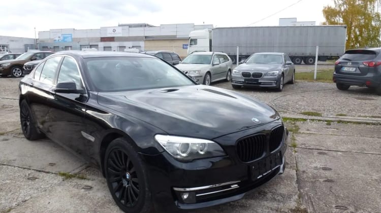 BMW 730