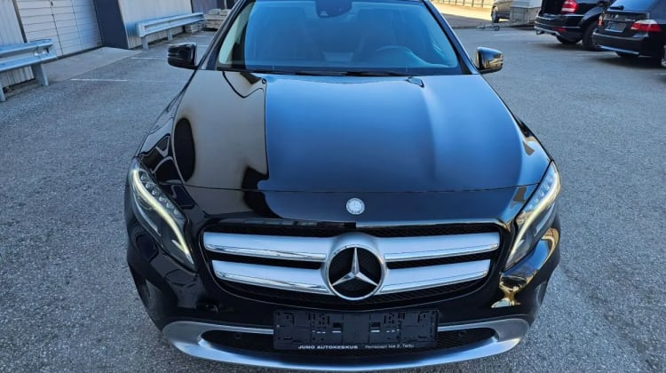 Mercedes-Benz GLA 200